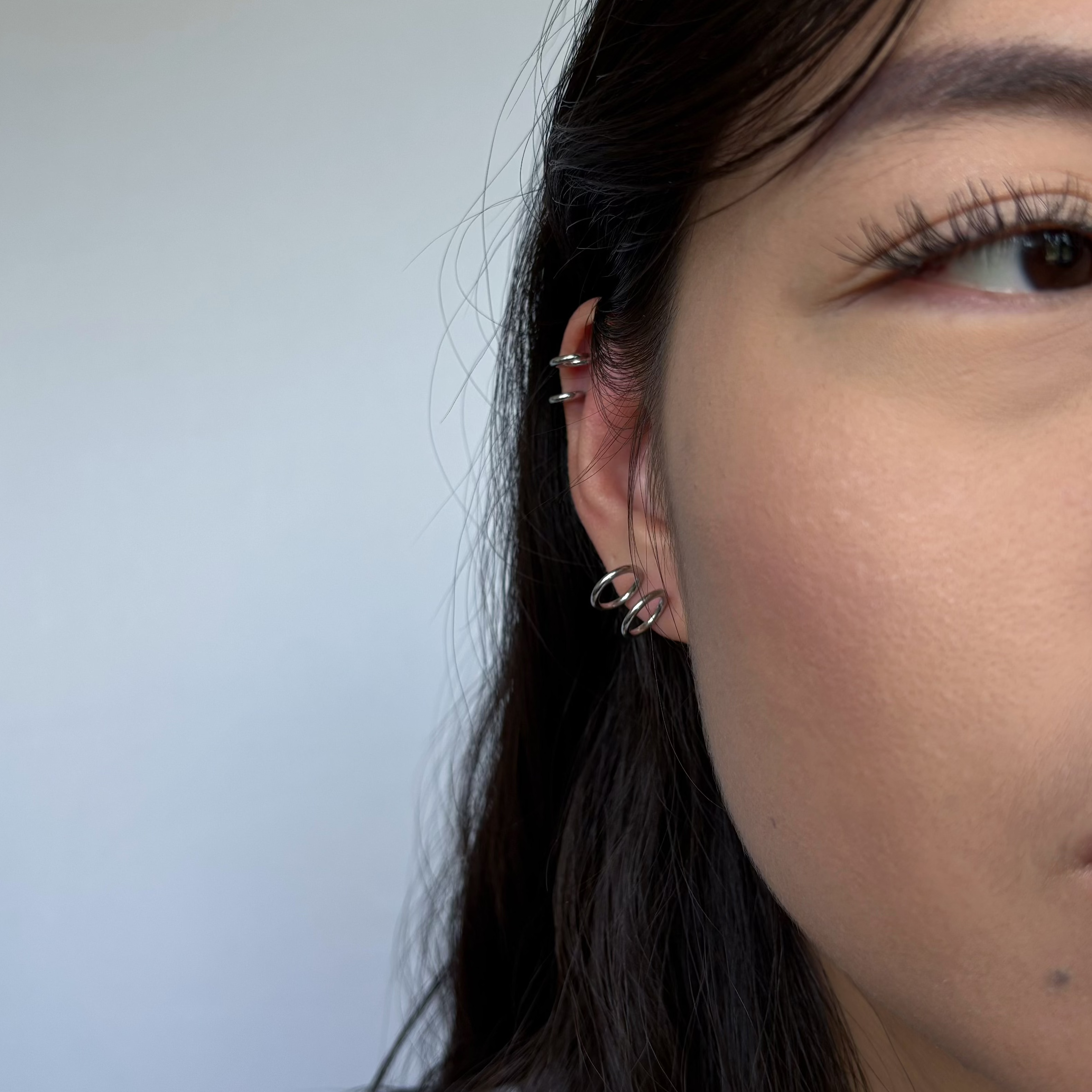 Circle stud earrings